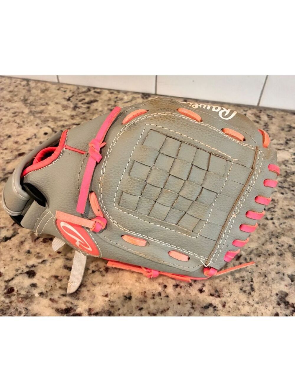Rawlings Storm 5.5 Inch Youth Baseball Glove Basket-Web Right Hand Throw